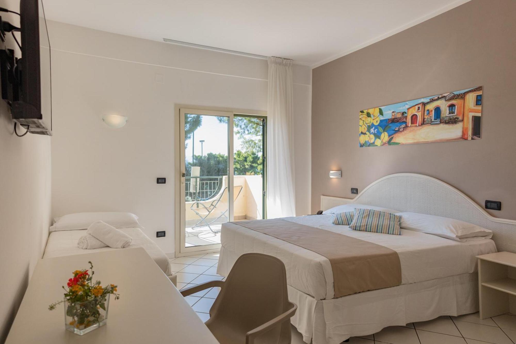 Cdshotels Terrasini - Citta Del Mare Exterior photo